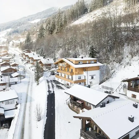 Holiday home Schoeneben 4 Wald im Pinzgau